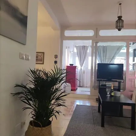 Casa Con Jardin Apartamento *